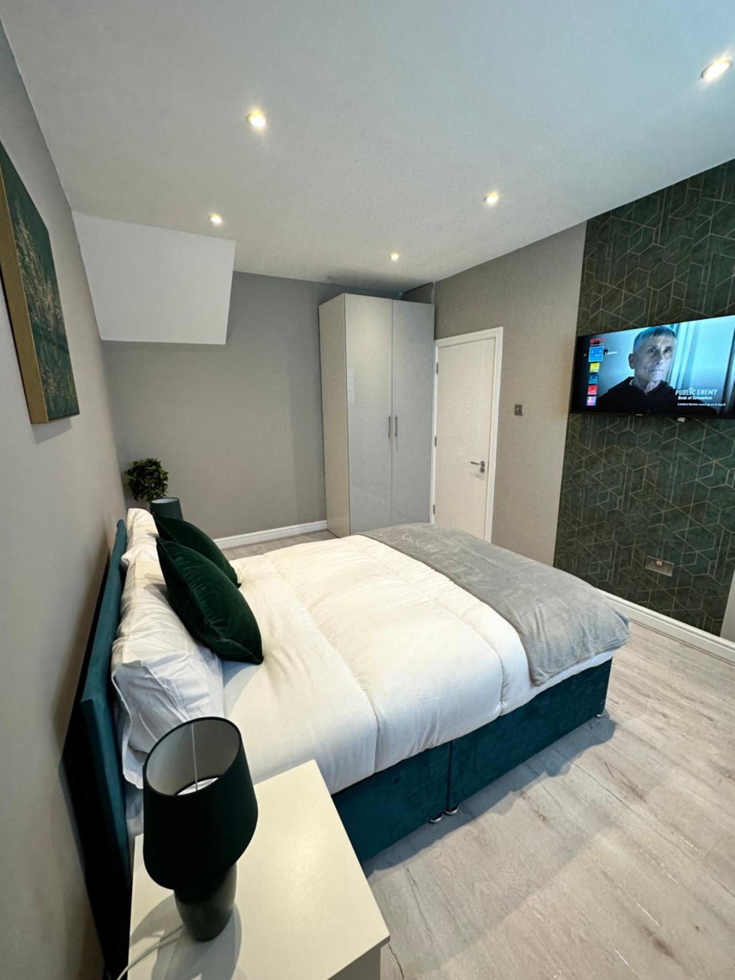 Deluxe Apartment